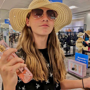 Meet your Posher, Clark